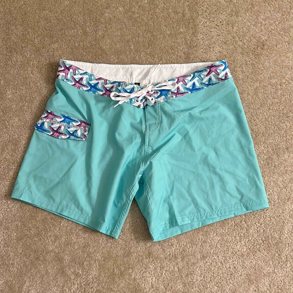 TORMENTER WOMEN'S 8 WAY STRETCH 6” BOARD SHORTS - STARFISH - Seafoam Color - Picture 2 of 4